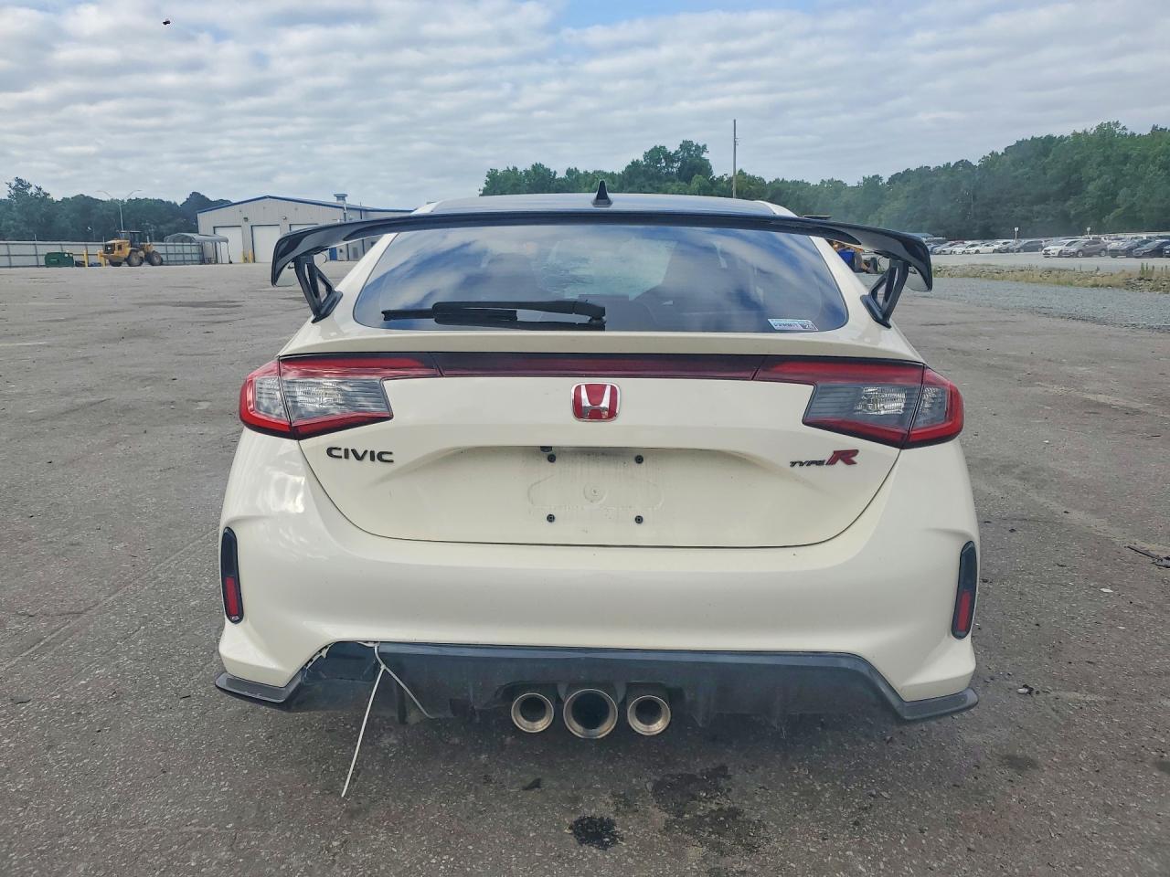 2025 Honda Civic Type-R - Image 6
