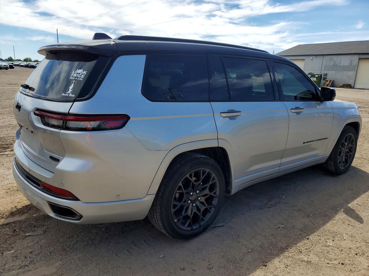 2023 Jeep Grand Cherokee L Summit - Image 3