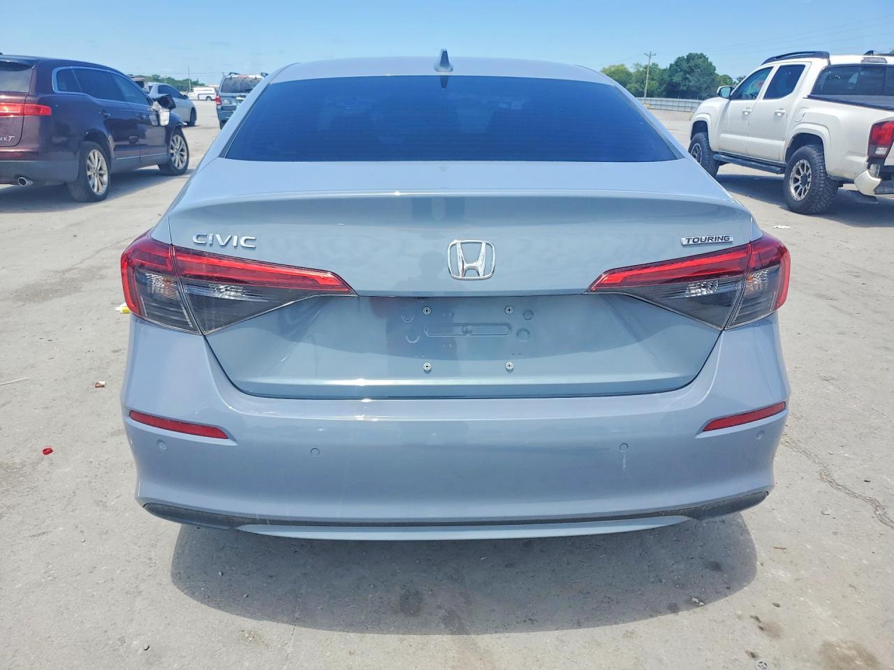 2023 Honda Civic Touring - Image 6