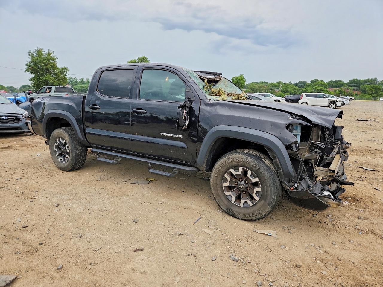 2017 Toyota Tacoma Trd Off-Road - Image 4