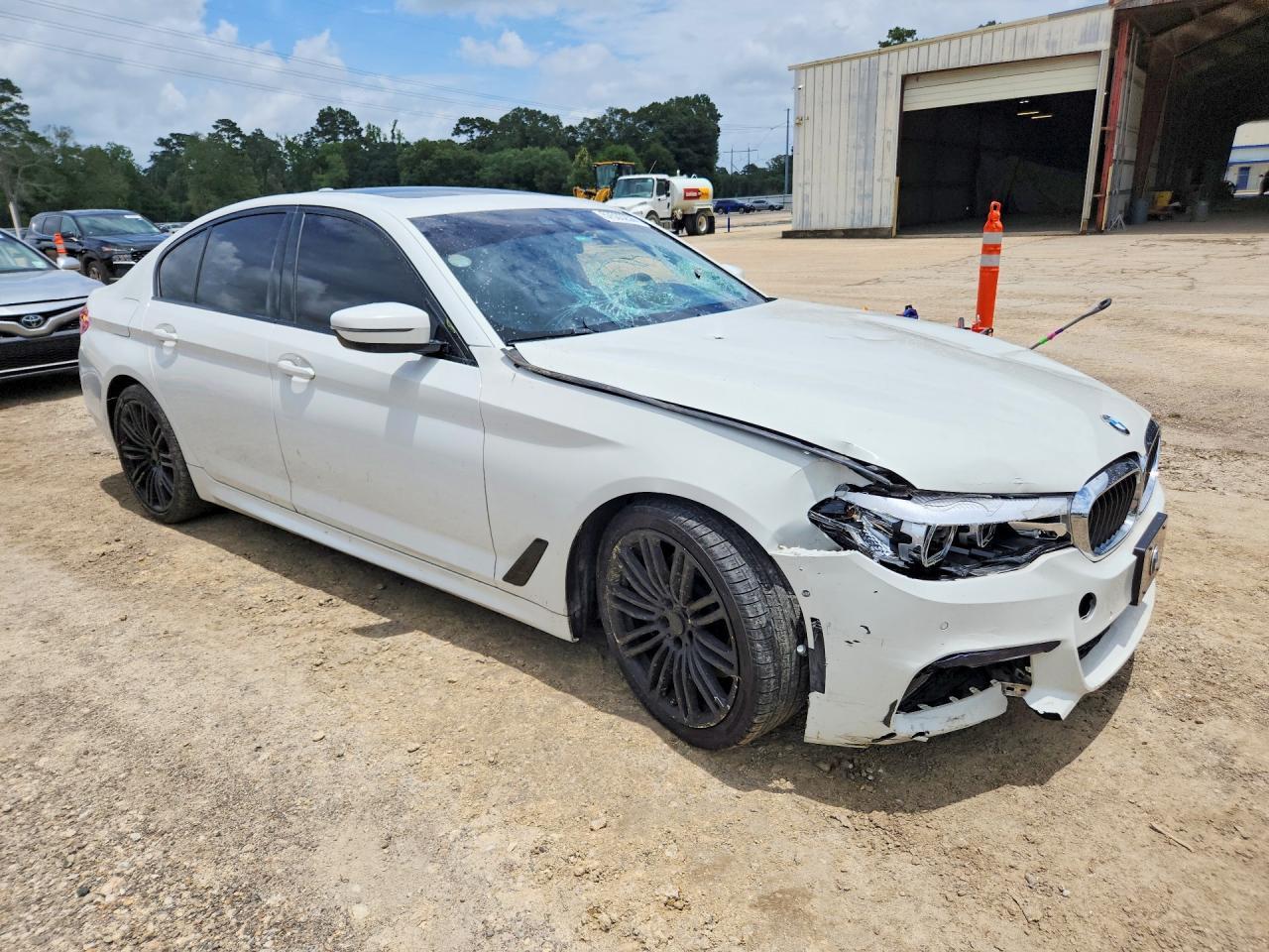 2019 BMW 530 I - Фото 4