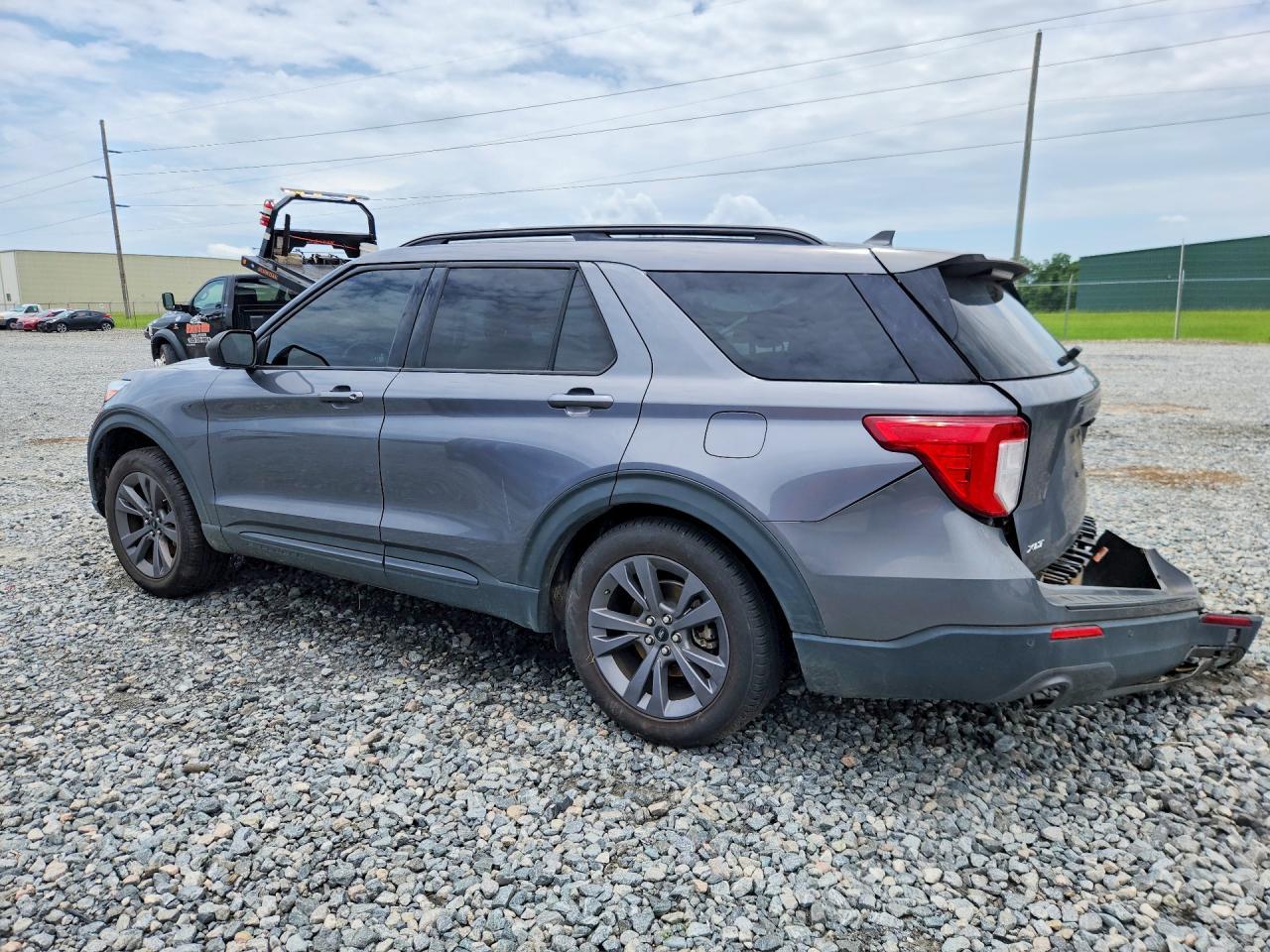 2021 Ford Explorer Xlt - Фото 2