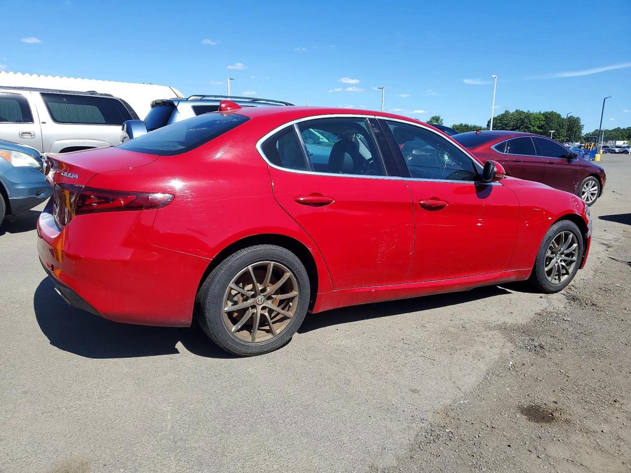 2020 Alfa Romeo Giulia - Image 3