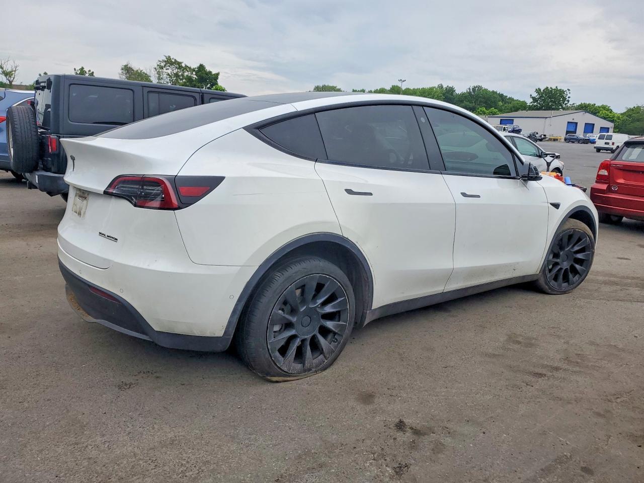 2022 Tesla Model Y - Image 3