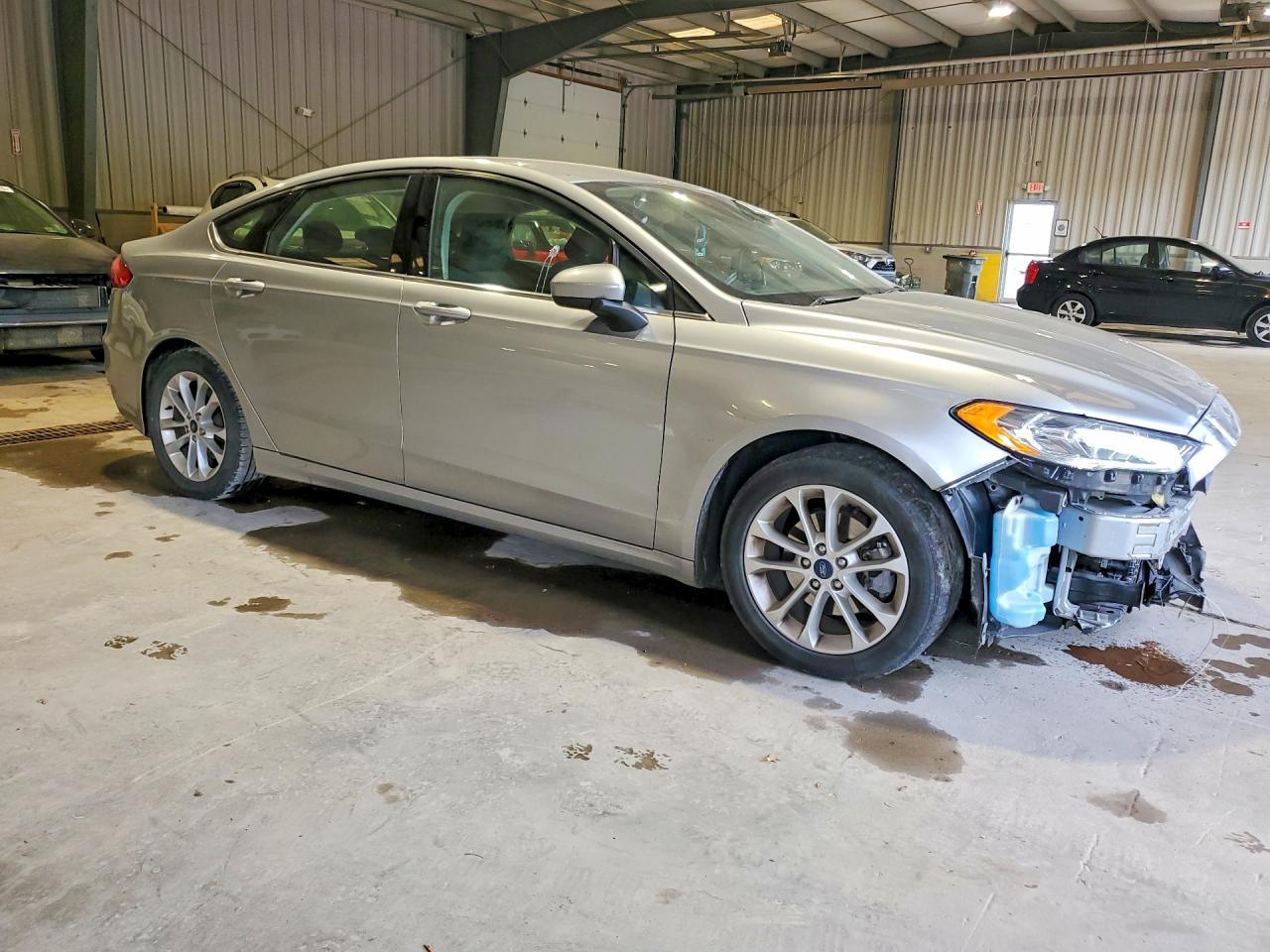 2020 Ford Fusion Se - Image 4