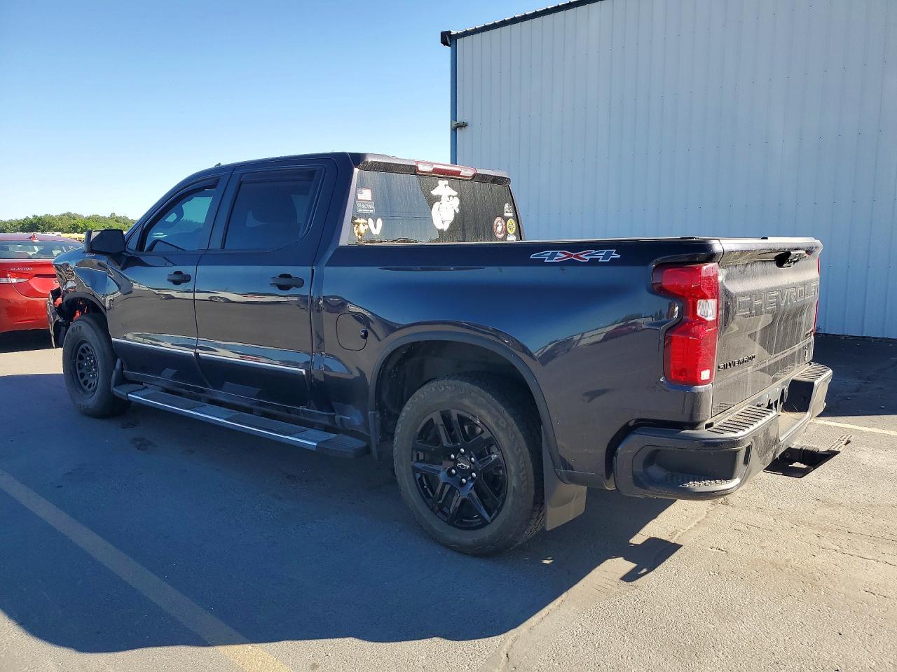 2022 Chevrolet Silverado K1500 Custom - Фото 2