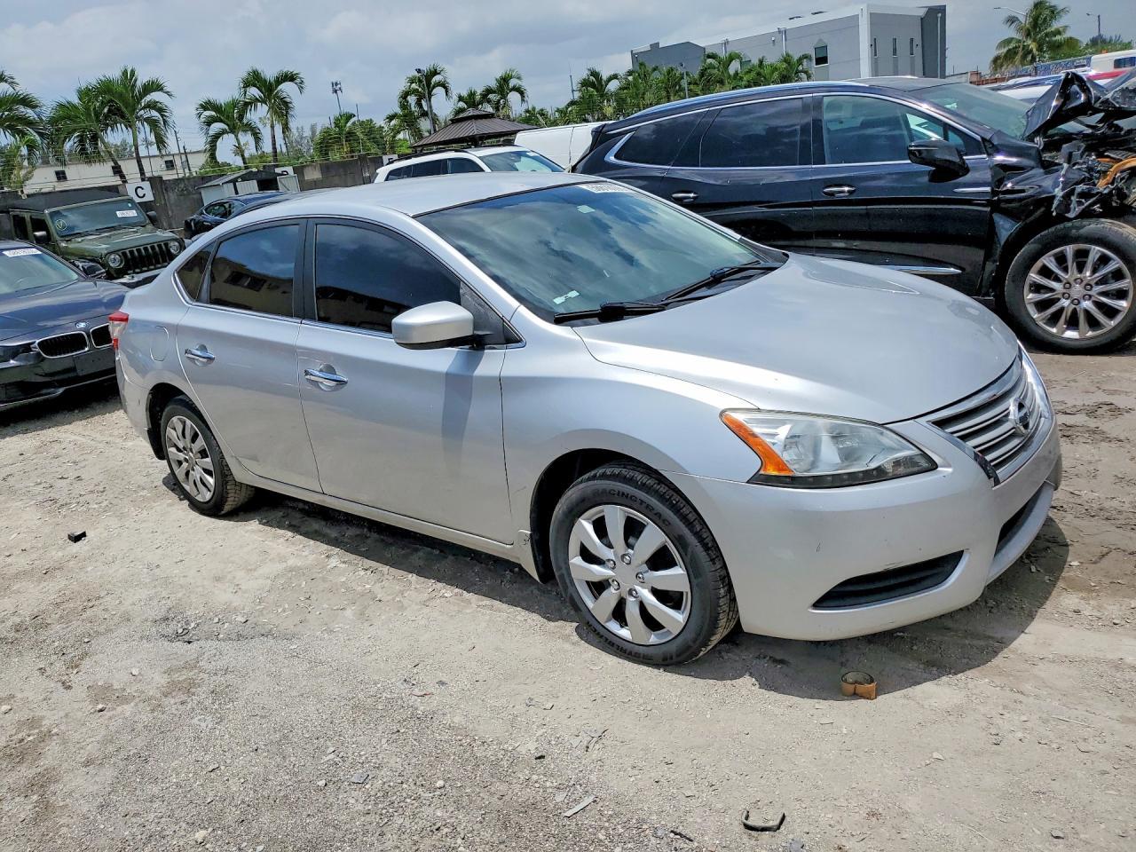 2015 Nissan Sentra S - Фото 4