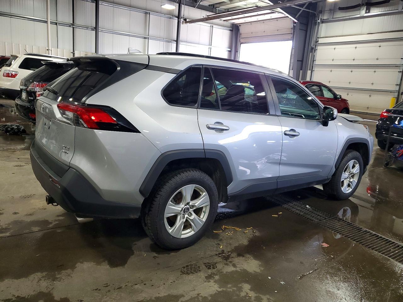 2019 Toyota Rav4 Xle - Фото 3