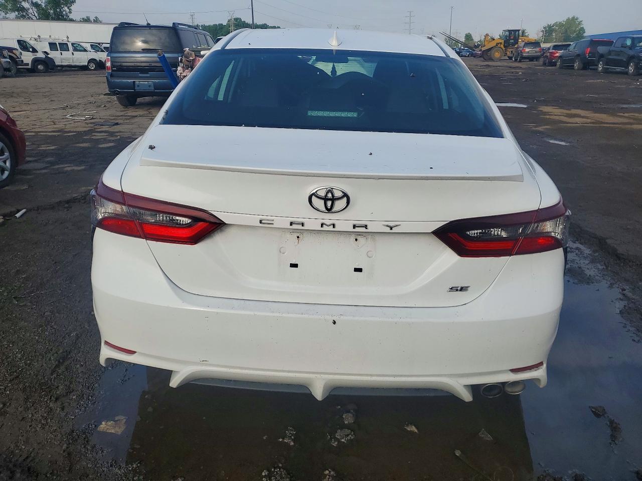 2024 Toyota Camry Se - Фото 6