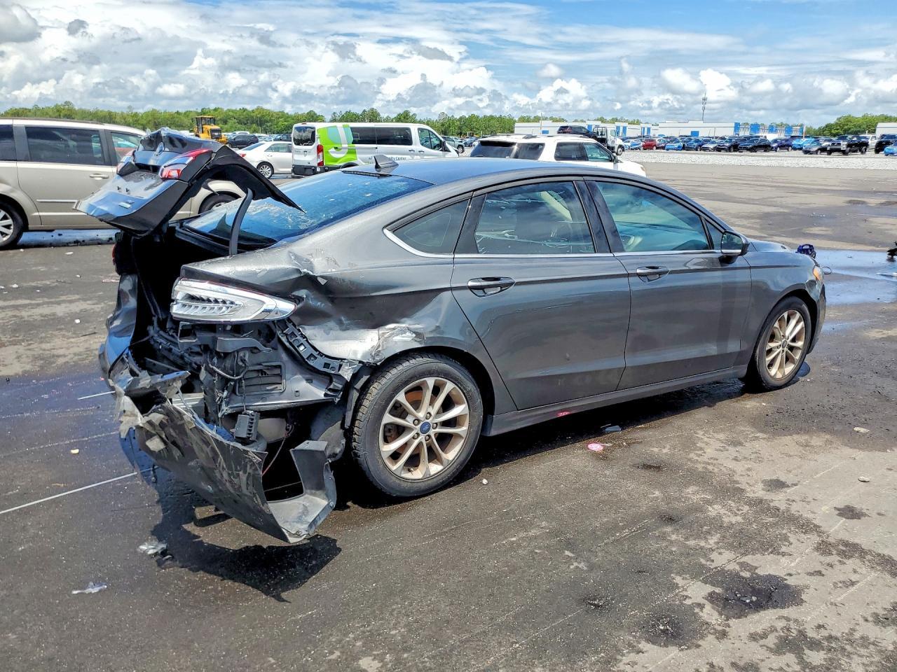 2019 Ford Fusion Se - Image 3
