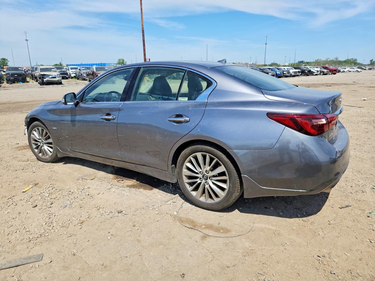 2020 Infiniti Q50 3.0T Luxe - Фото 2