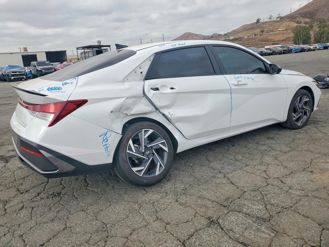 2025 Hyundai Elantra Sel Sport - Фото 3