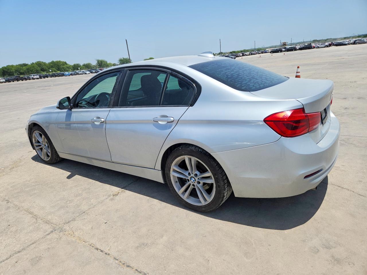 2016 BMW 320 I - Фото 2