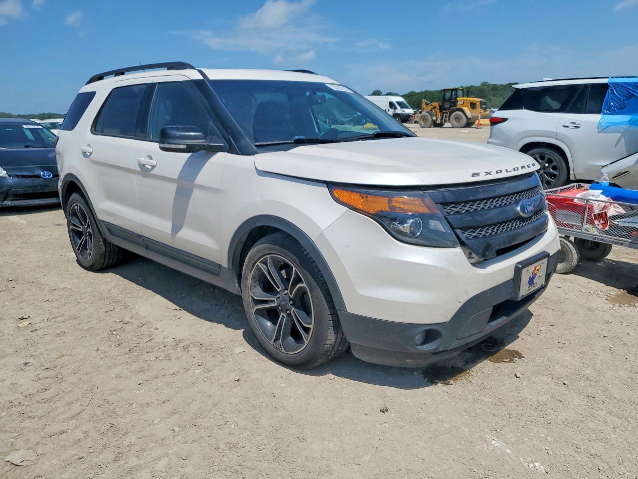 2015 Ford Explorer Sport - Image 4
