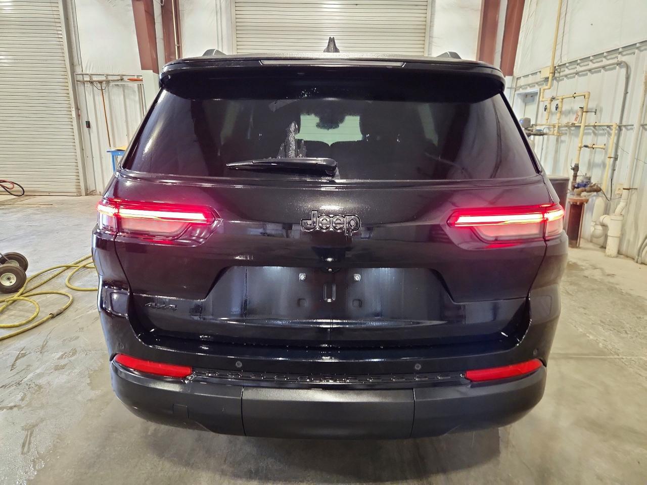 2024 Jeep Grand Cherokee L Laredo - Image 6