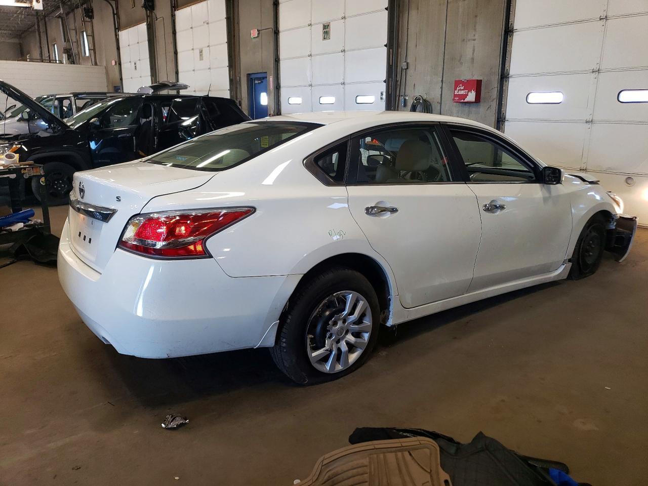 2015 Nissan Altima 2.5 S - Image 3