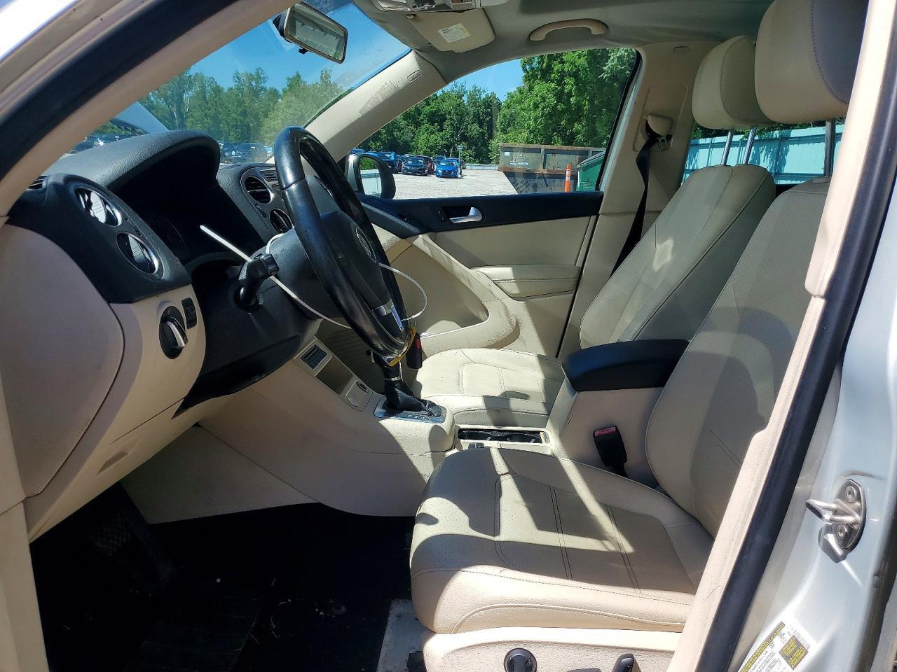 2014 Volkswagen Tiguan S - Фото 7