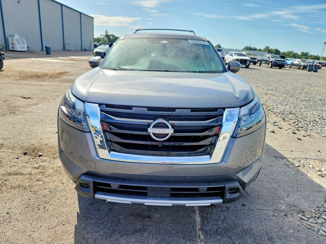 2025 Nissan Pathfinder Platinum - Фото 5