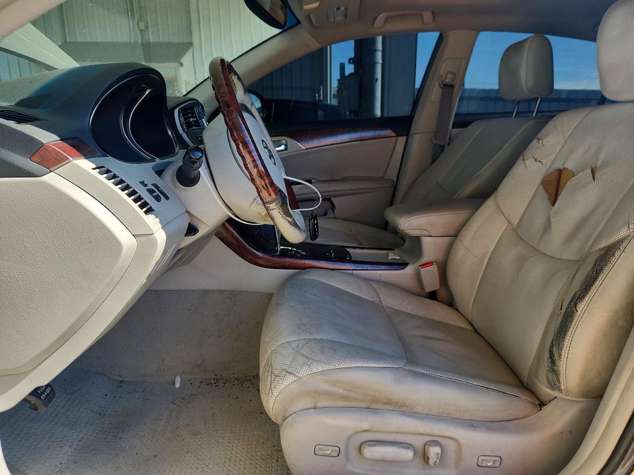2011 Toyota Avalon Limited - Image 7