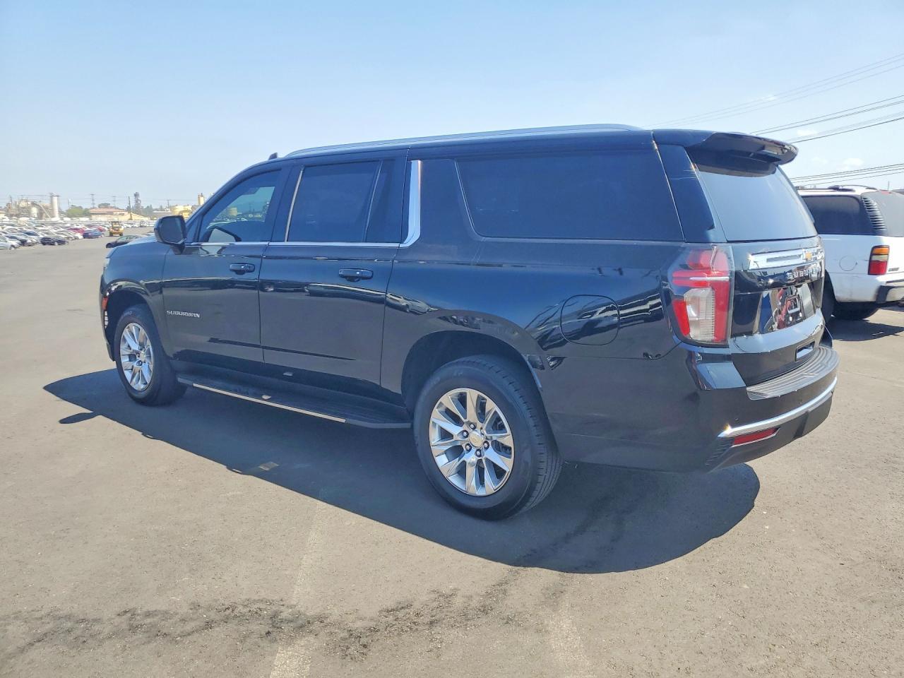 2023 Chevrolet Suburban C1500 Ls - Фото 2
