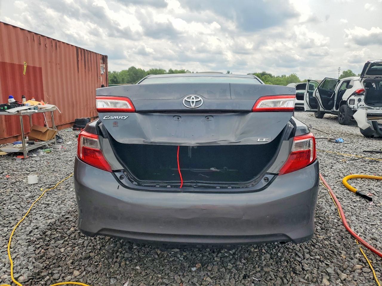 2012 Toyota Camry Le - Фото 6