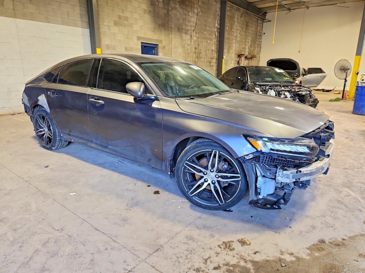2021 Honda Accord Touring - Фото 4