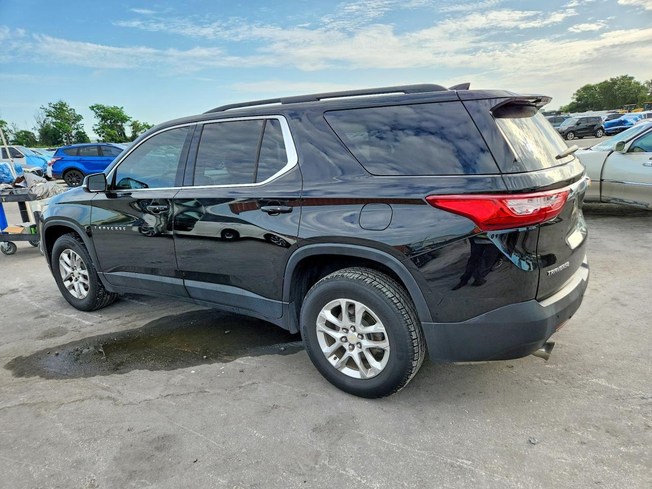 2019 Chevrolet Traverse Lt - Image 2