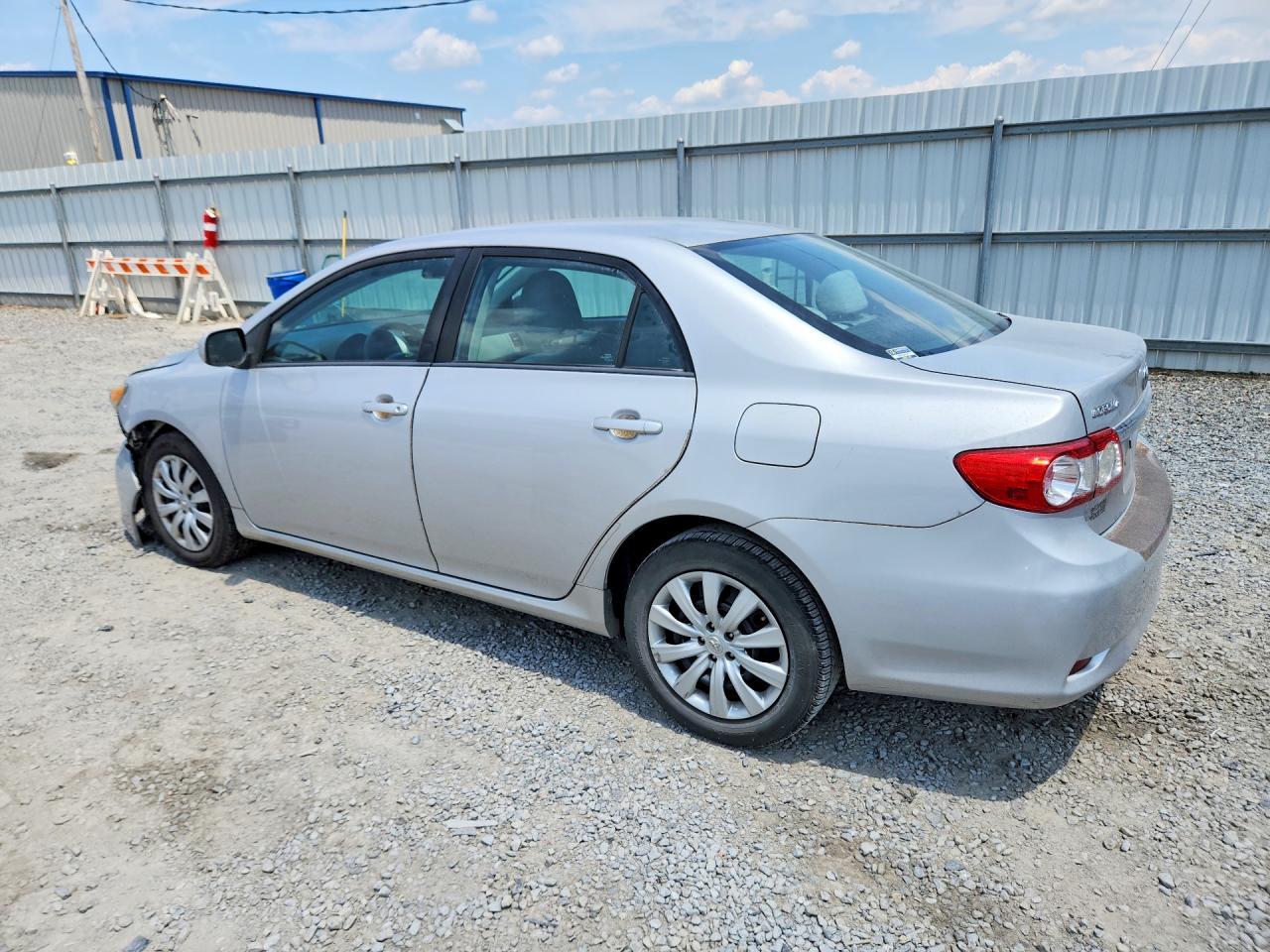 2012 Toyota Corolla Le - Фото 2