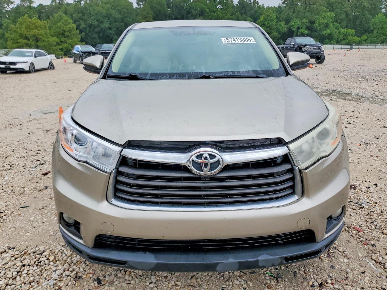 2014 Toyota Highlander Le Plus - Image 5