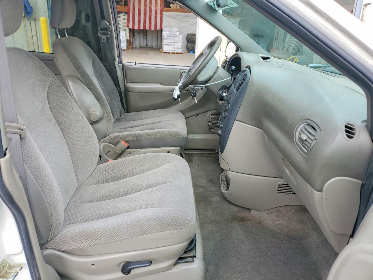 2004 Dodge Caravan Sxt - Image 7