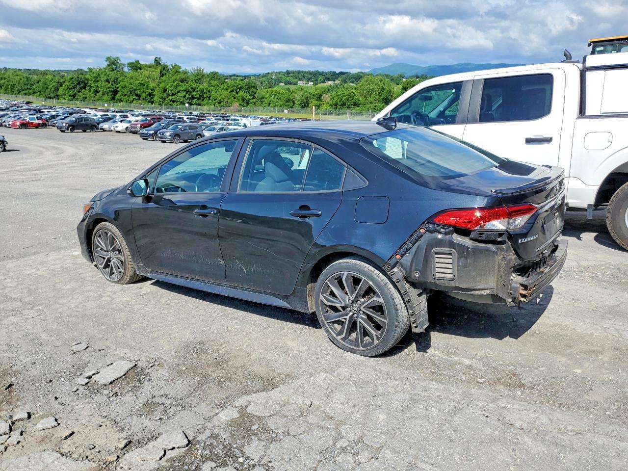 2020 Toyota Corolla Se - Image 2