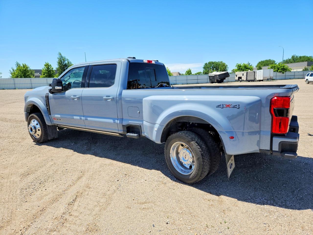 2026 Ford F450 Super Duty - Фото 2