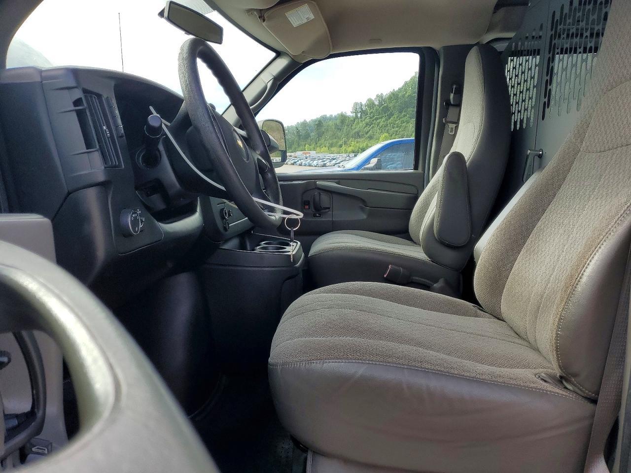 2014 Chevrolet Express G1500 Delivery Van - Image 7