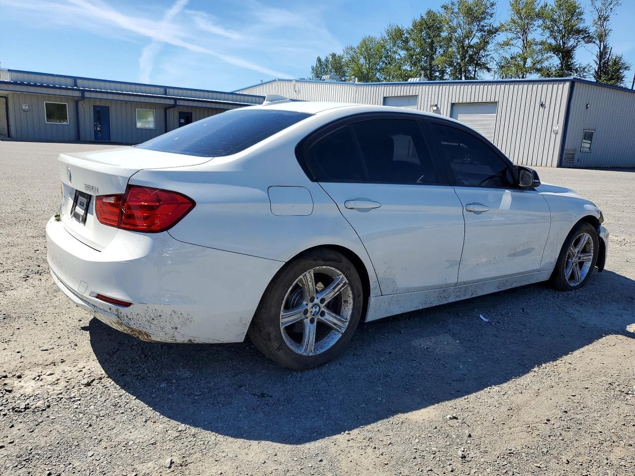 2015 BMW 320 I - Image 3