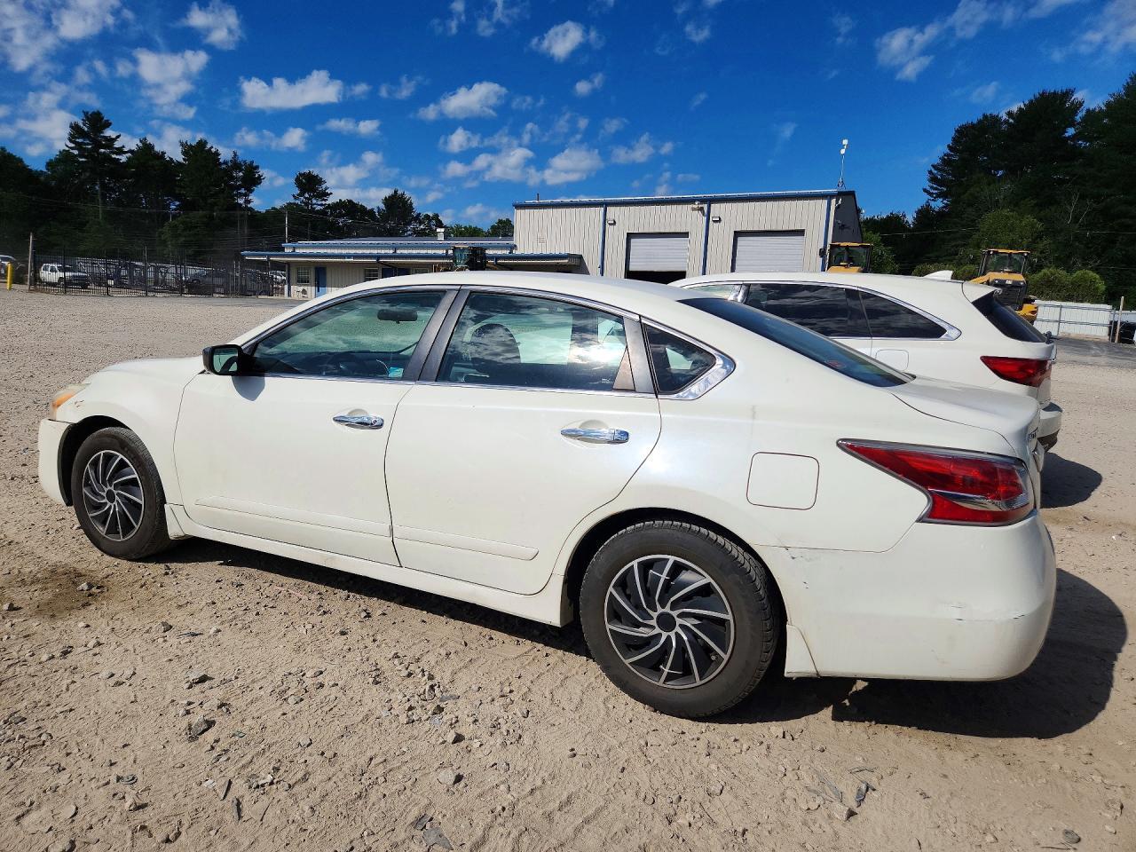 2015 Nissan Altima 2.5 S - Фото 2