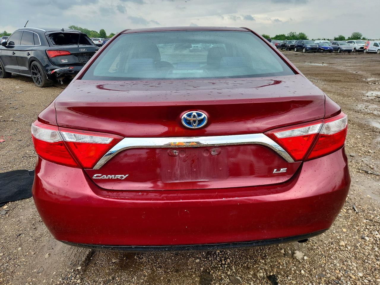 2016 Toyota Camry Le - Image 6