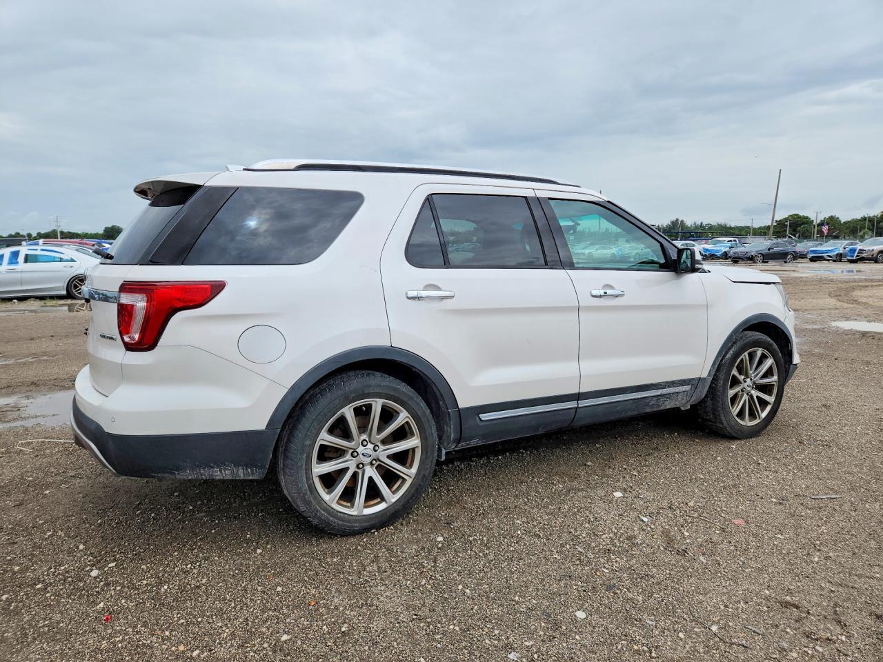 2016 Ford Explorer Limited - Image 3