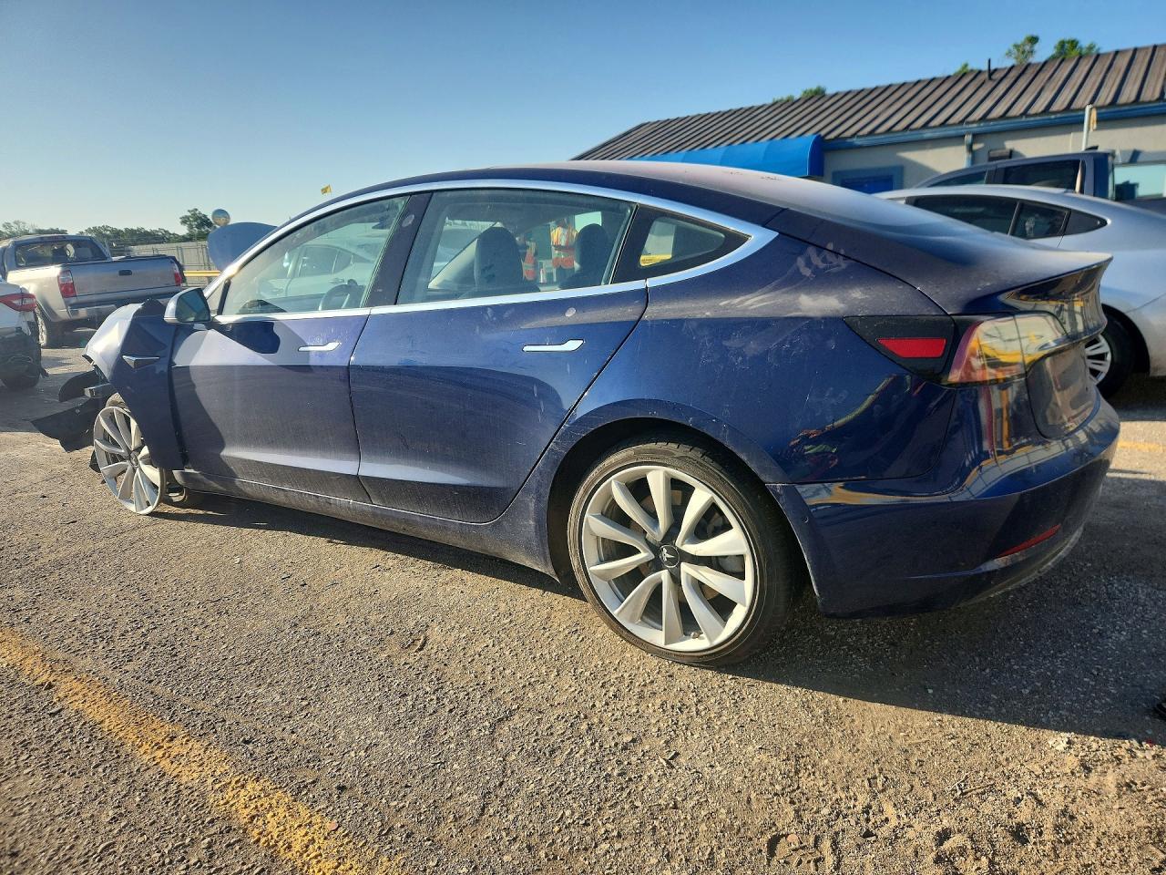 2018 Tesla Model 3 - Фото 2