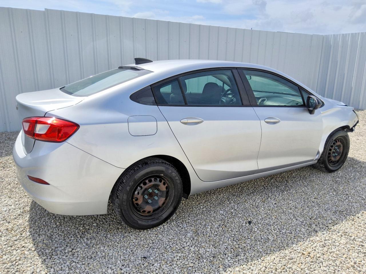 2018 Chevrolet Cruze Ls - Image 3