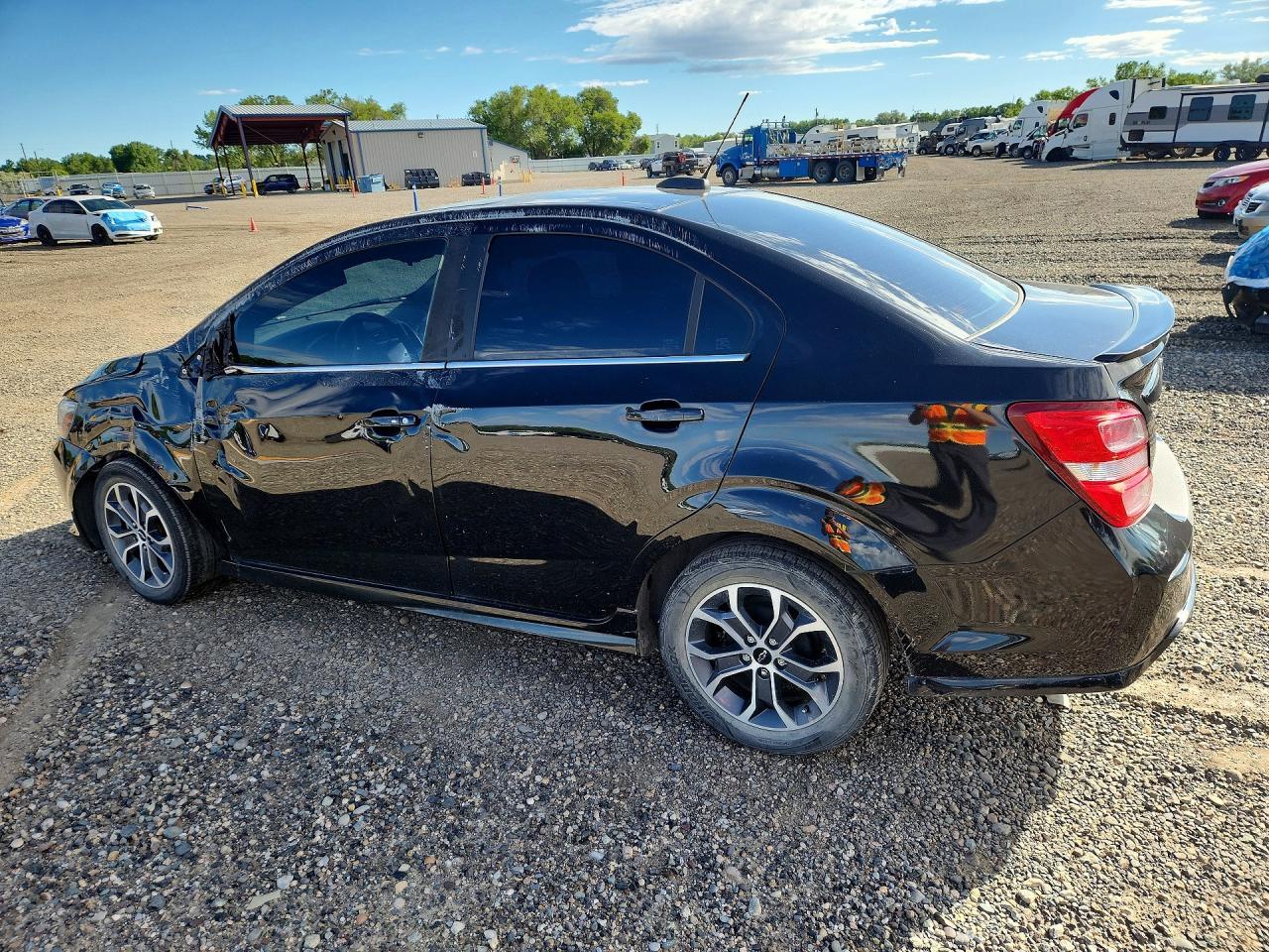 2020 Chevrolet Sonic Lt - Image 2