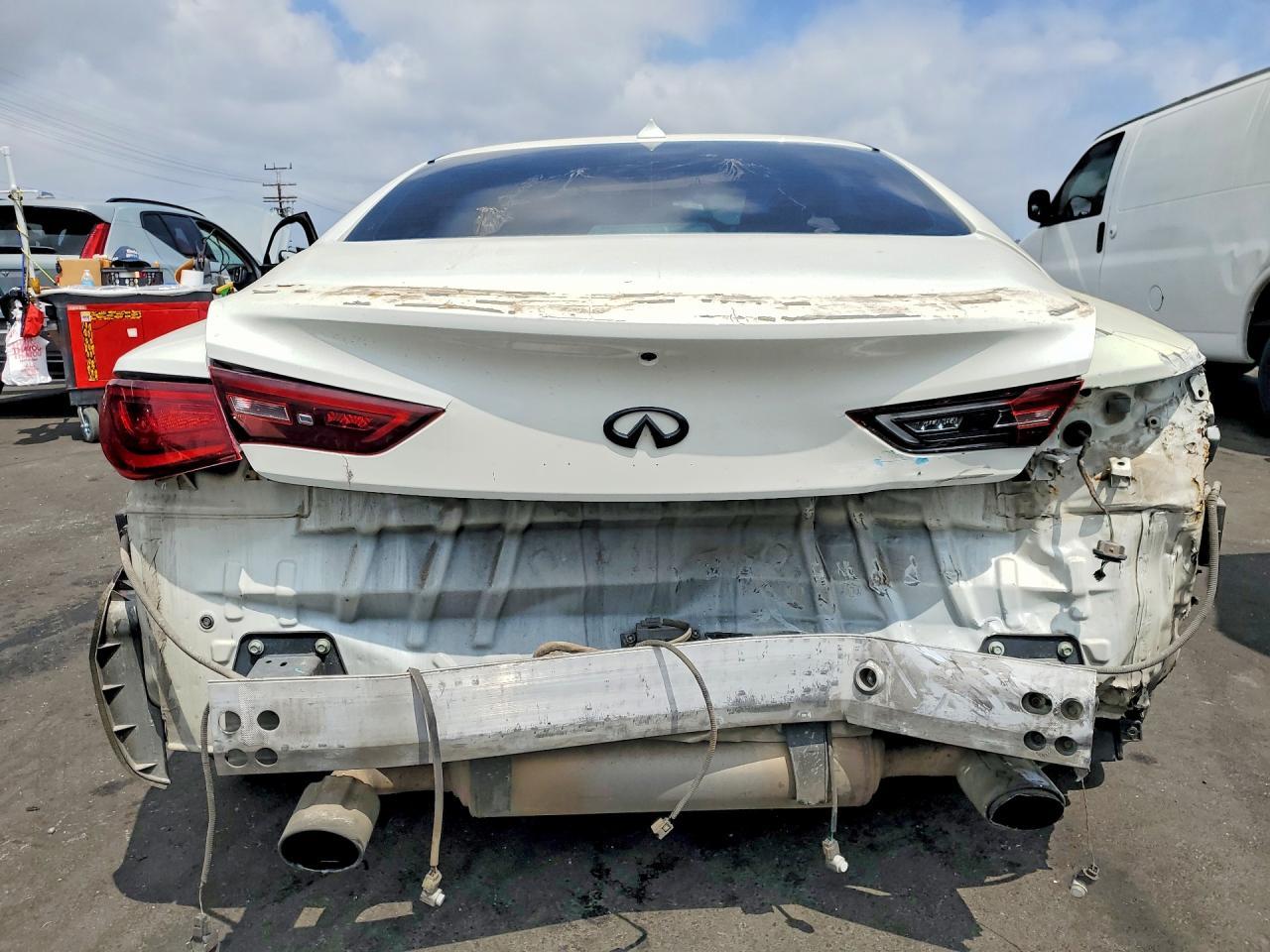 2019 Infiniti Q60 3.0T Luxe - Image 6
