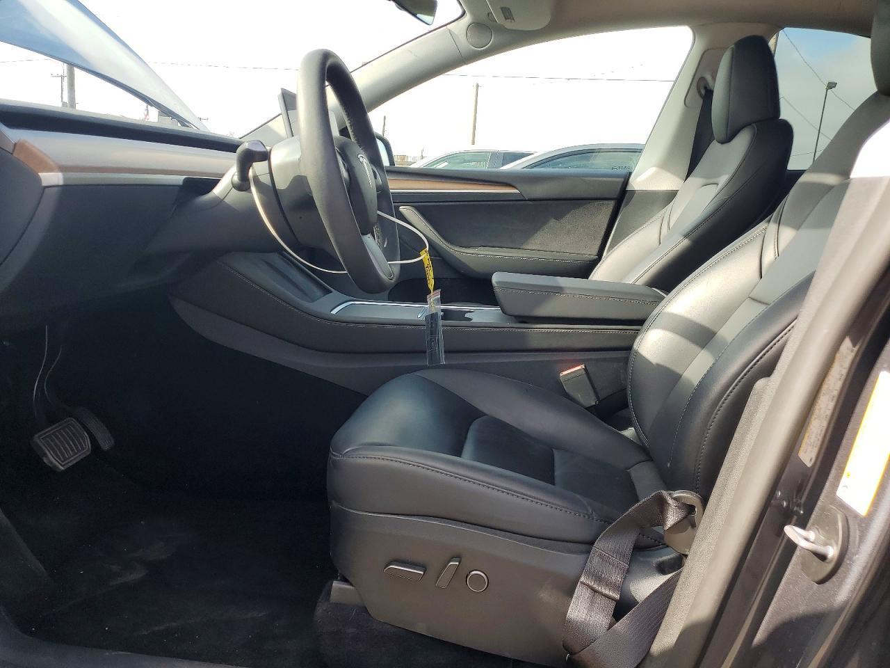 2023 Tesla Model Y - Image 7