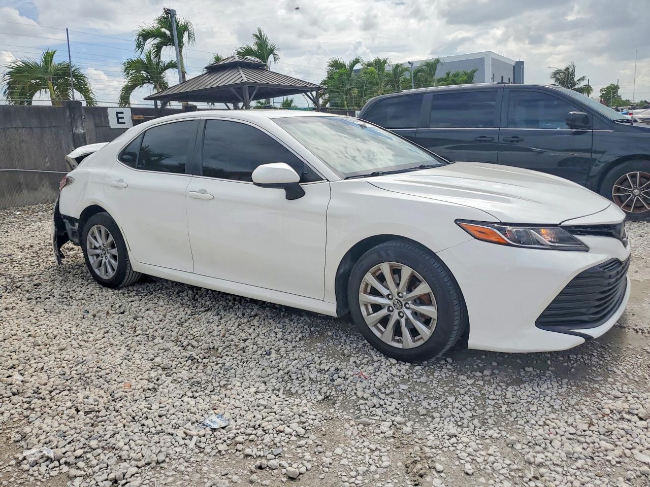 2018 Toyota Camry Ce - Фото 4