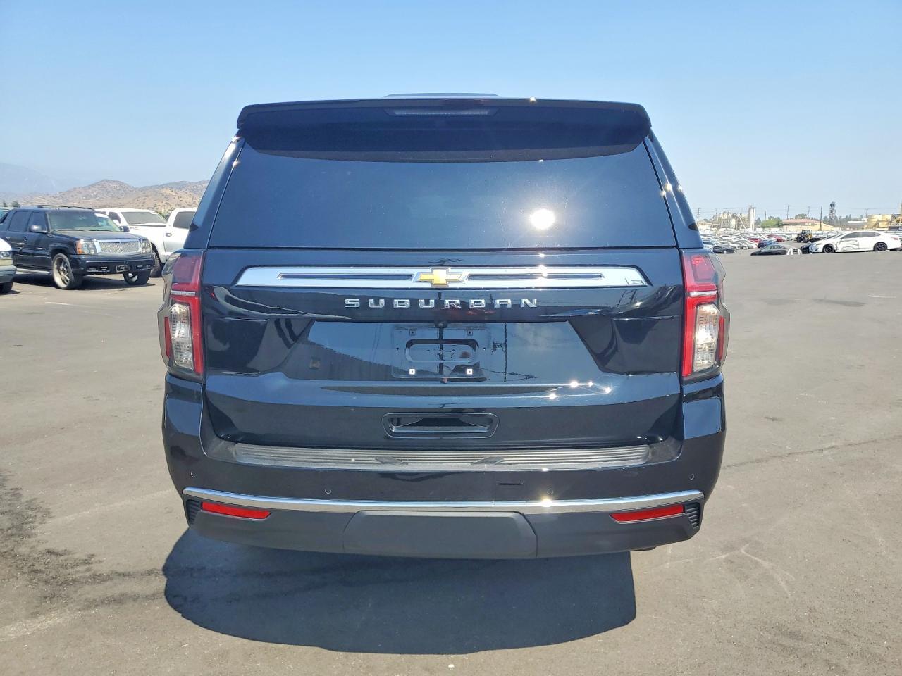 2023 Chevrolet Suburban C1500 Ls - Фото 6