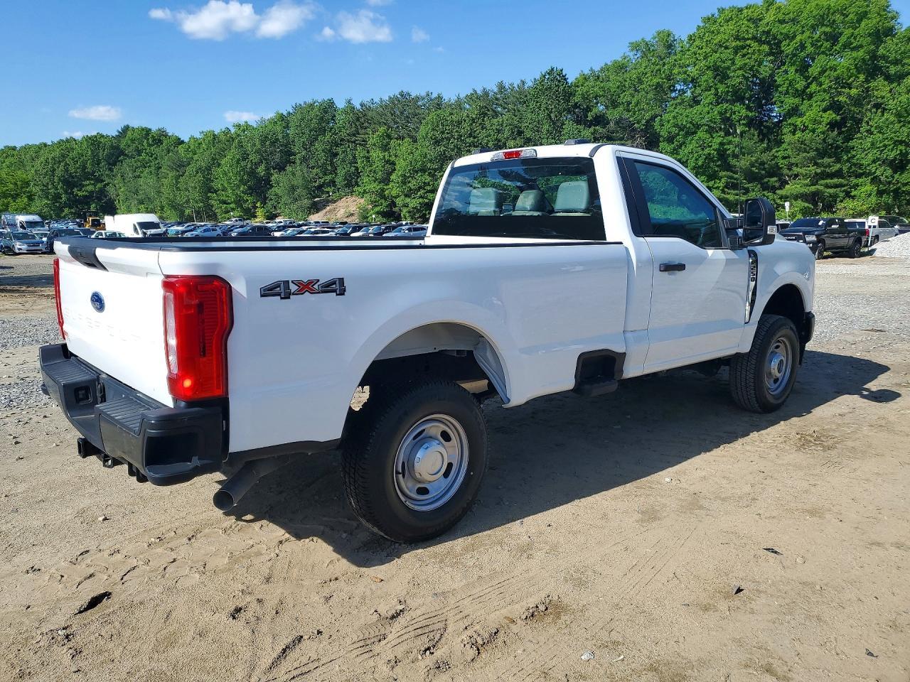 2023 Ford F250 Super Duty - Фото 3
