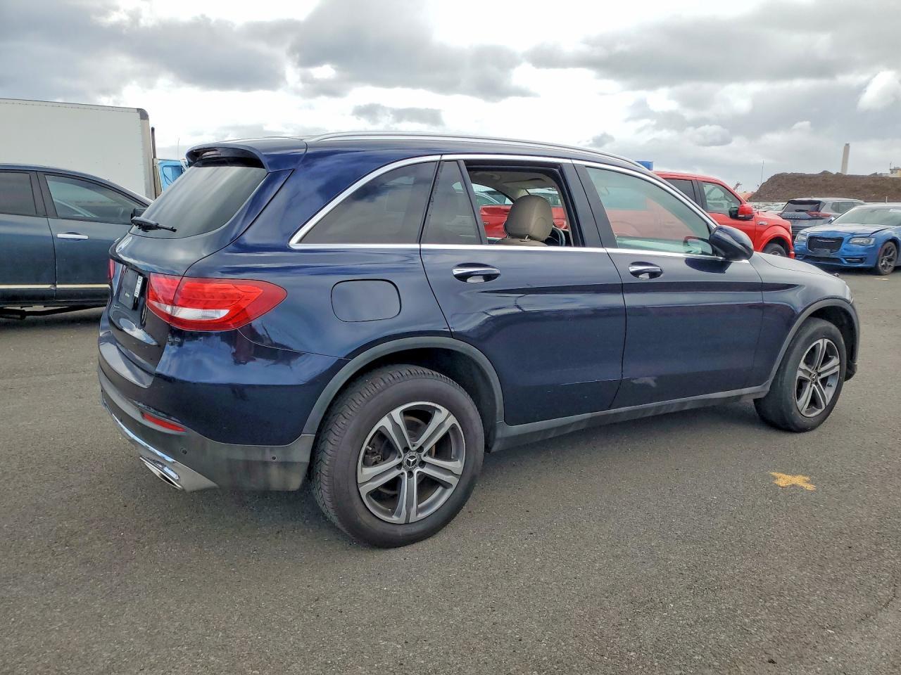 2019 Mercedes-Benz Glc 300 - Image 3