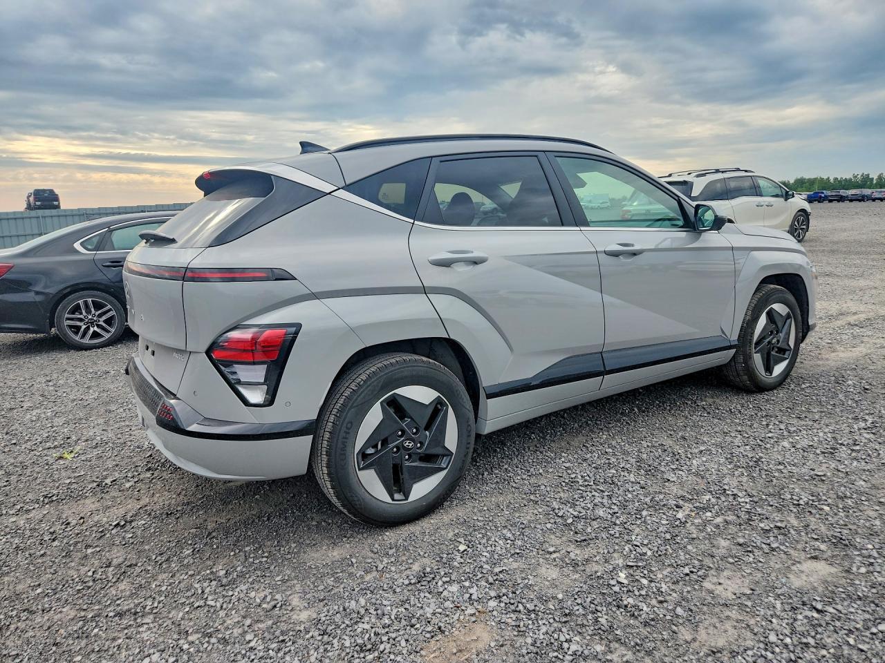 2025 Hyundai Kona Limited - Image 3