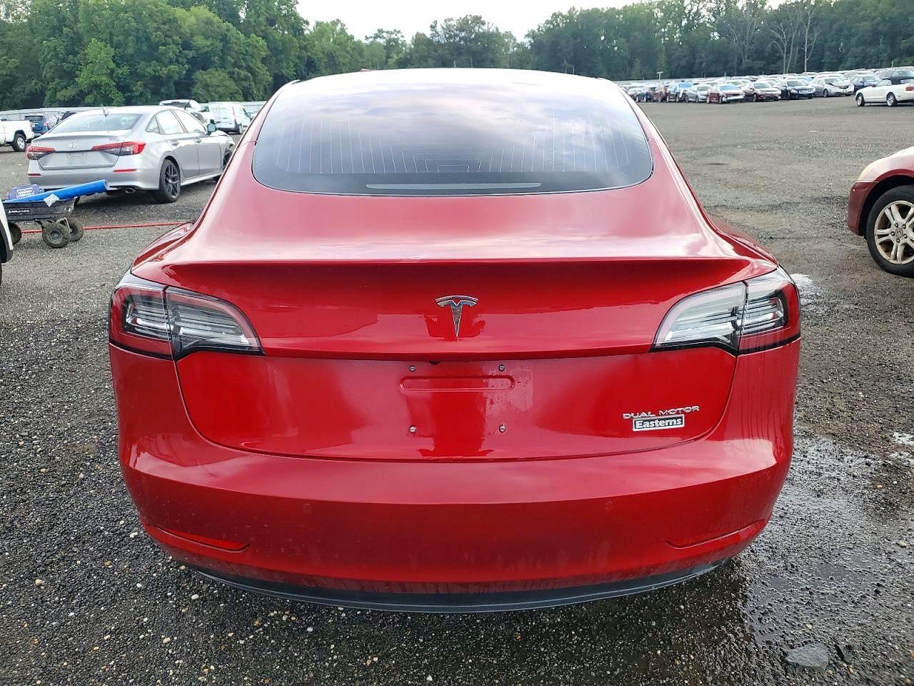 2018 Tesla Model 3 - Фото 6