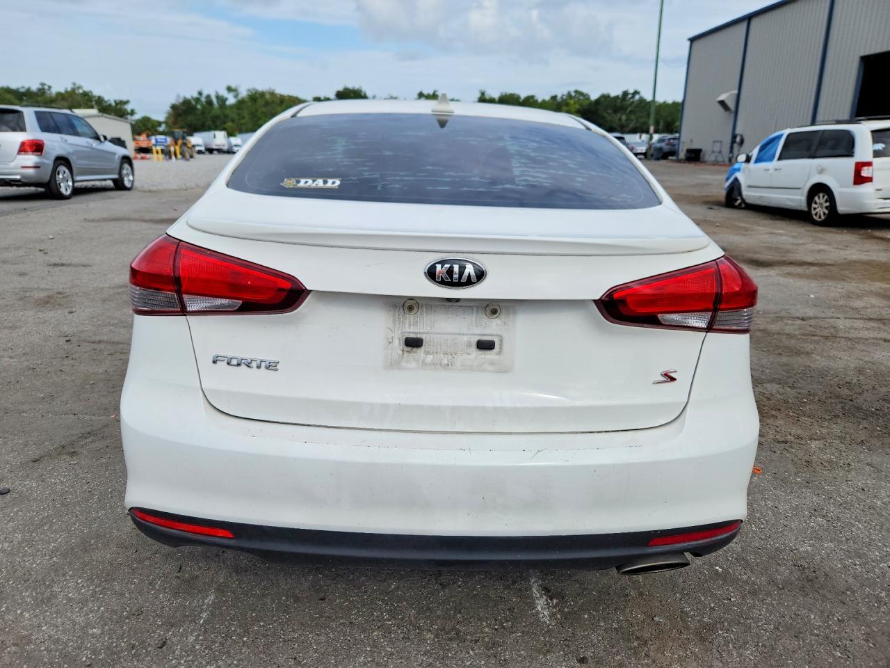 2017 Kia Forte S - Фото 6