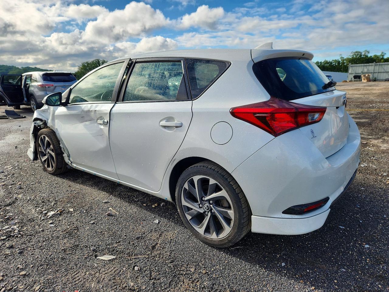 2018 Toyota Corolla Im Base - Фото 2